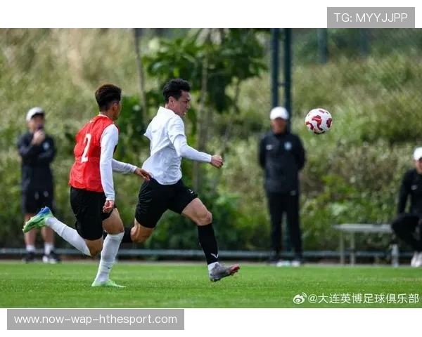 大连英博主帅强调全队体能储备训练 大连英博主帅强调全队体能储备训练